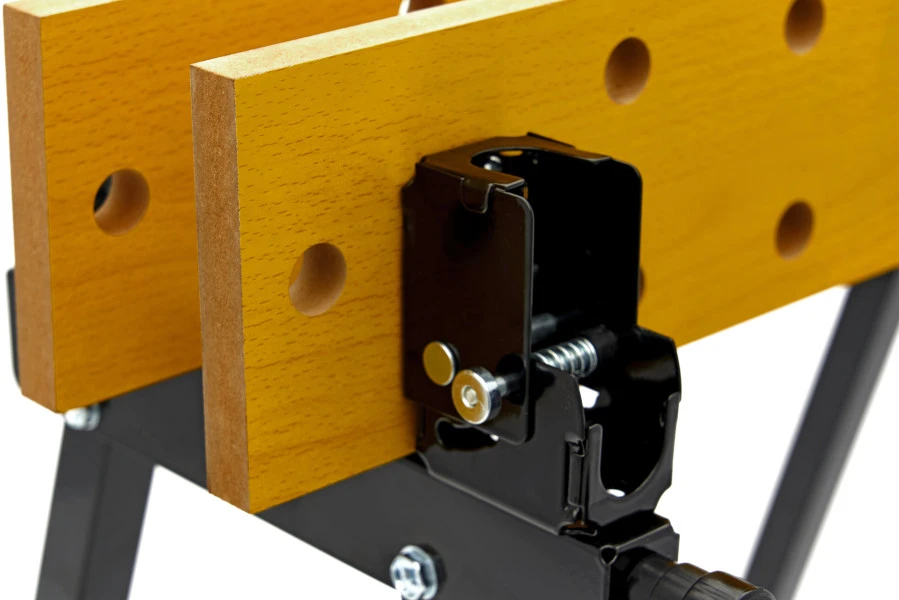 HBM Heavy Duty Opvouwbare Draagbare Werkbank Met Kantelbaar Werkblad En 150 Kg. Capaciteit - Afbeelding 6